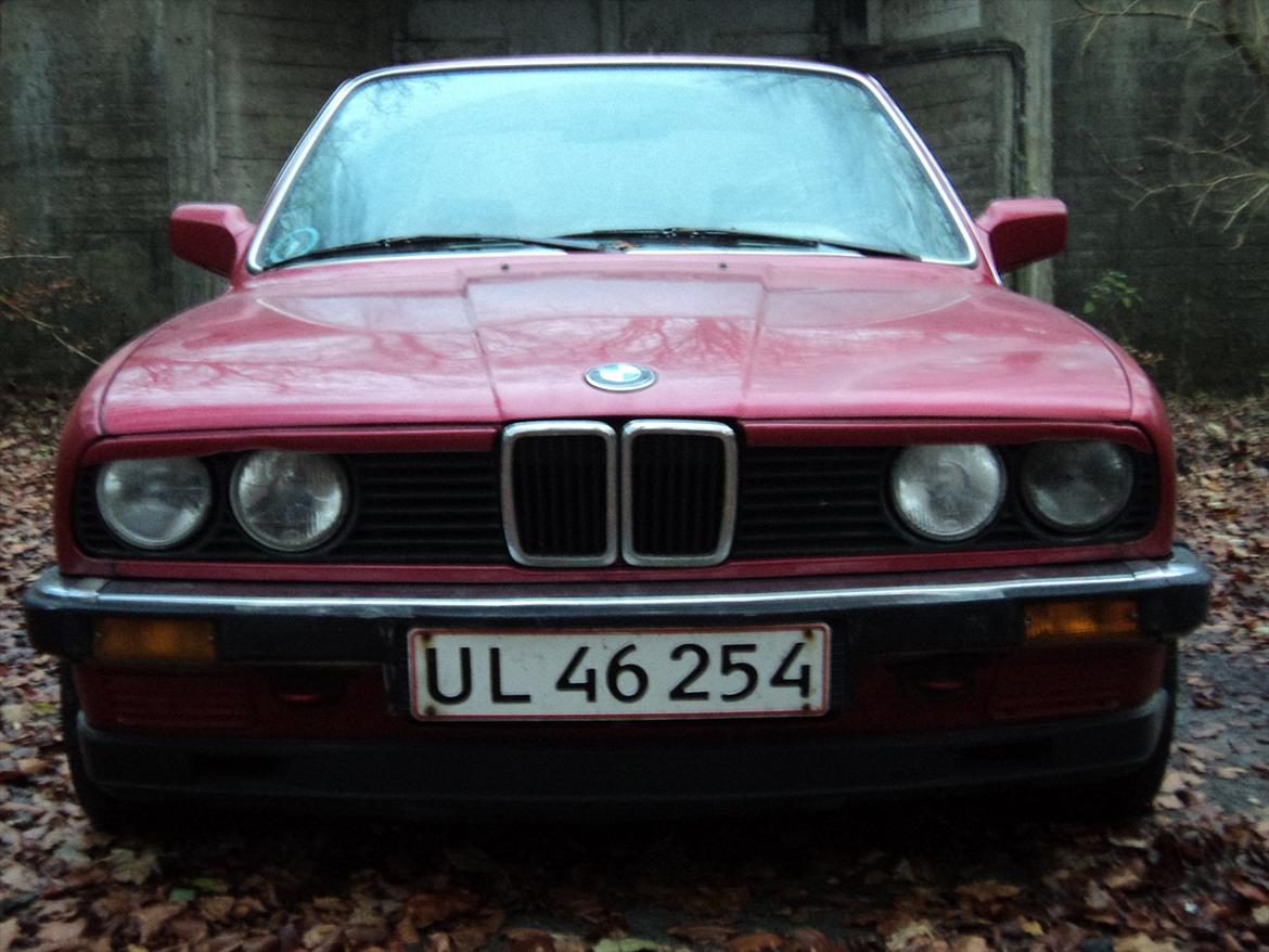 BMW E30 318iA billede 1