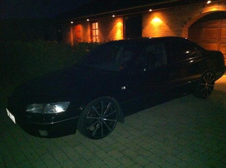 Toyota Camry - At home by night. billede 1