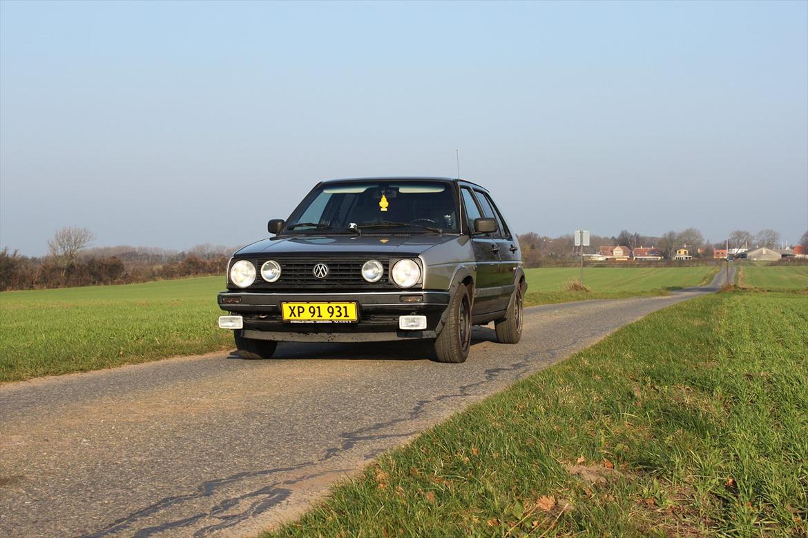 VW Golf ll 1.6 D "SOLGT" billede 2