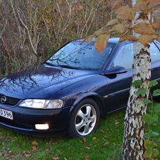 Opel Vectra B 1,8 16v Solgt.