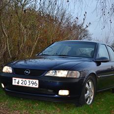 Opel Vectra B 1,8 16v Solgt.