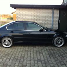 BMW E46 328i Individual