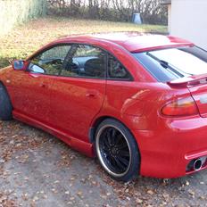 Mazda 323f 2.0 24v v6 totalt skadet