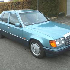 Mercedes Benz W124 300D (vinterbil)
