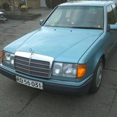 Mercedes Benz W124 300D (vinterbil)