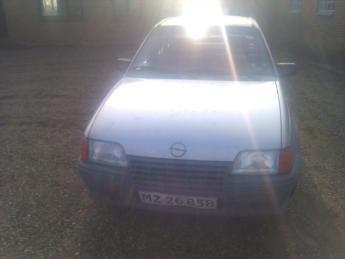 Opel Kadett E Sedan billede 4