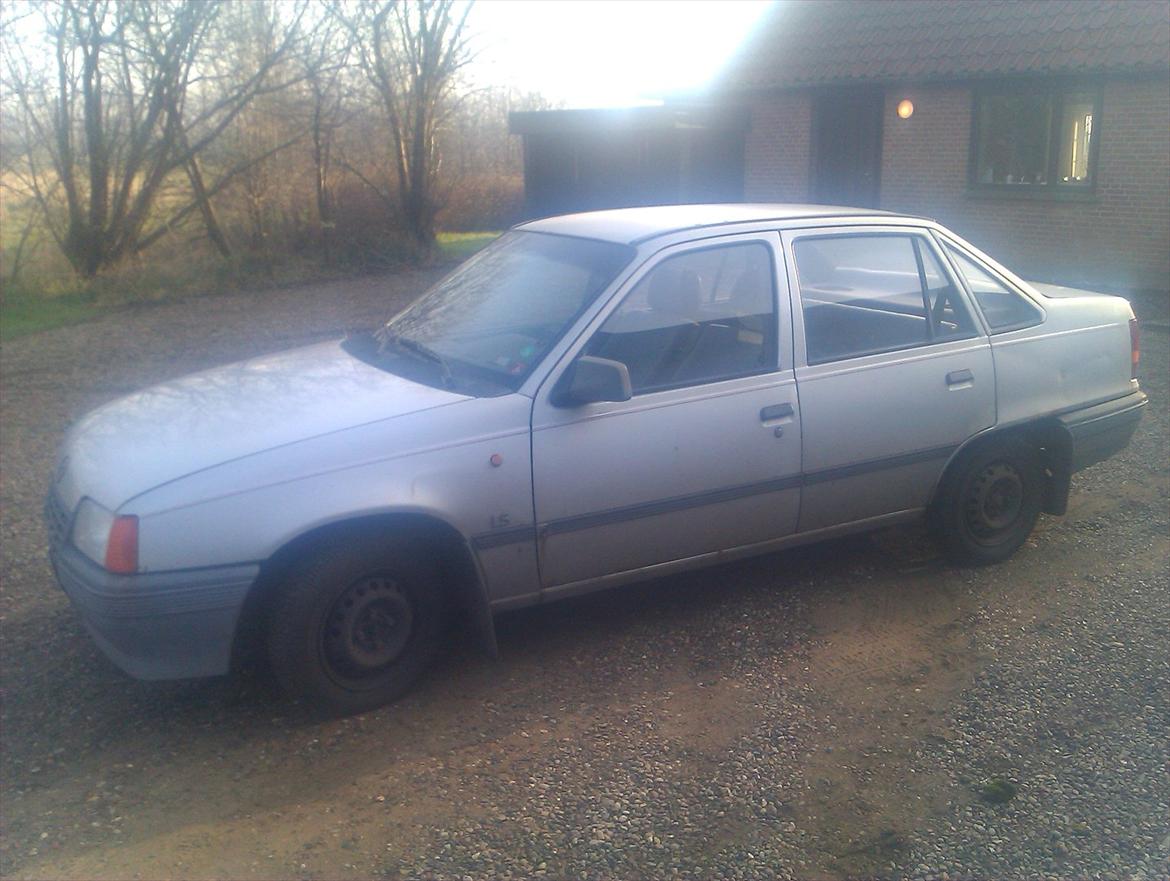 Opel Kadett E Sedan billede 6