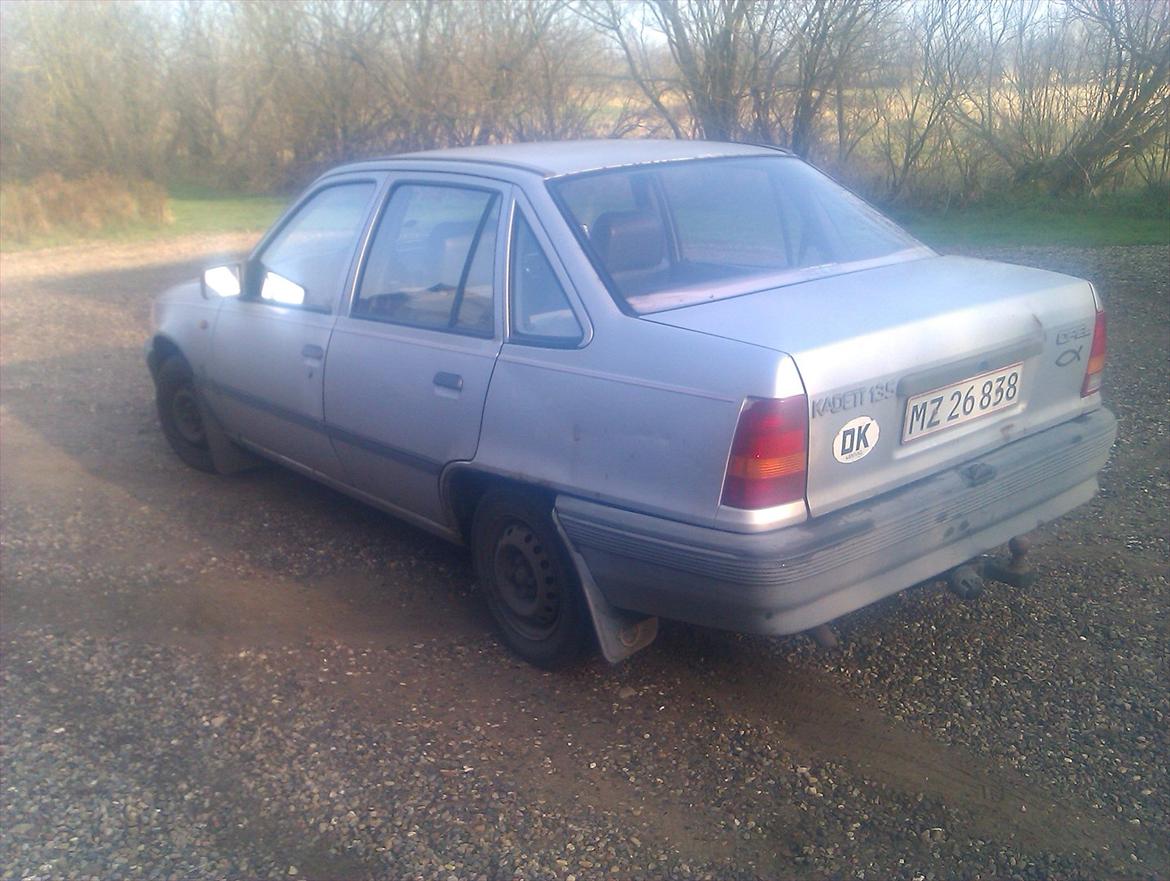 Opel Kadett E Sedan billede 8