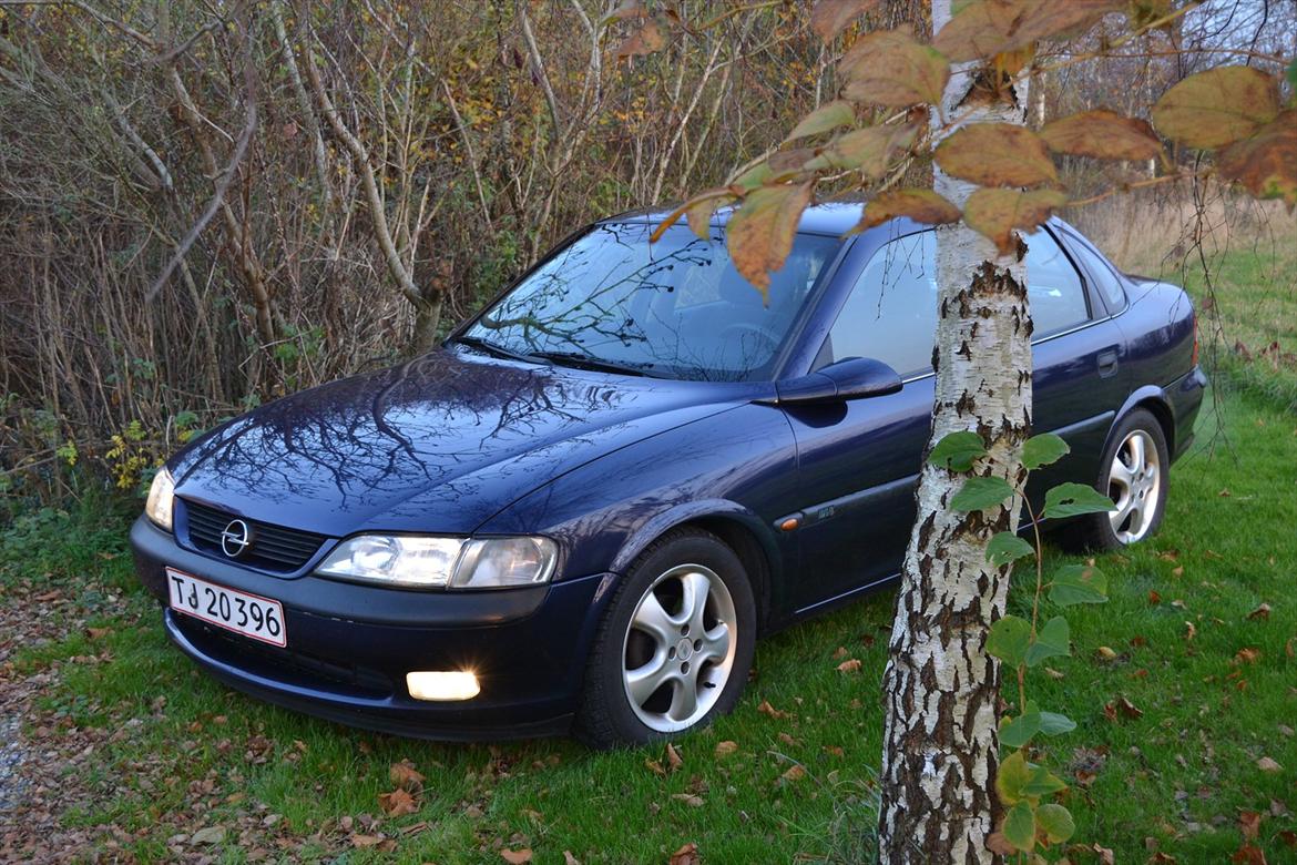 Opel Vectra B 1,8 16v Solgt. billede 1