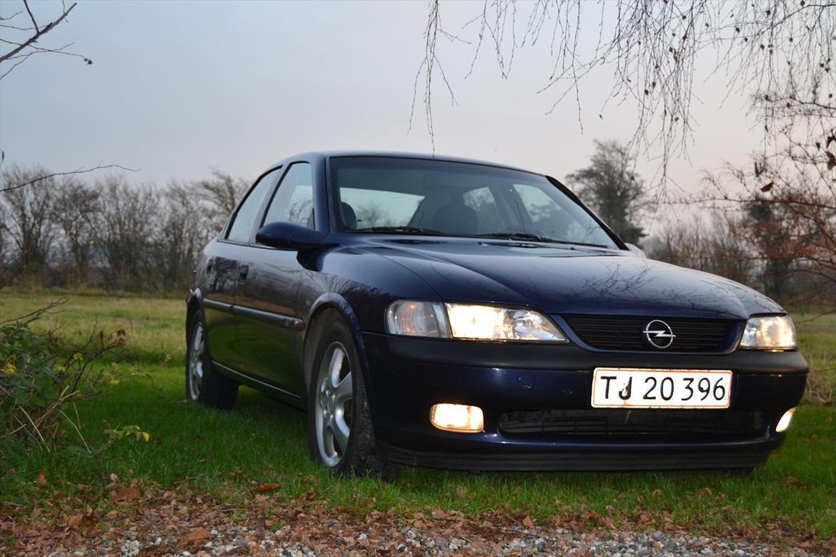 Opel Vectra B 1,8 16v Solgt. billede 2