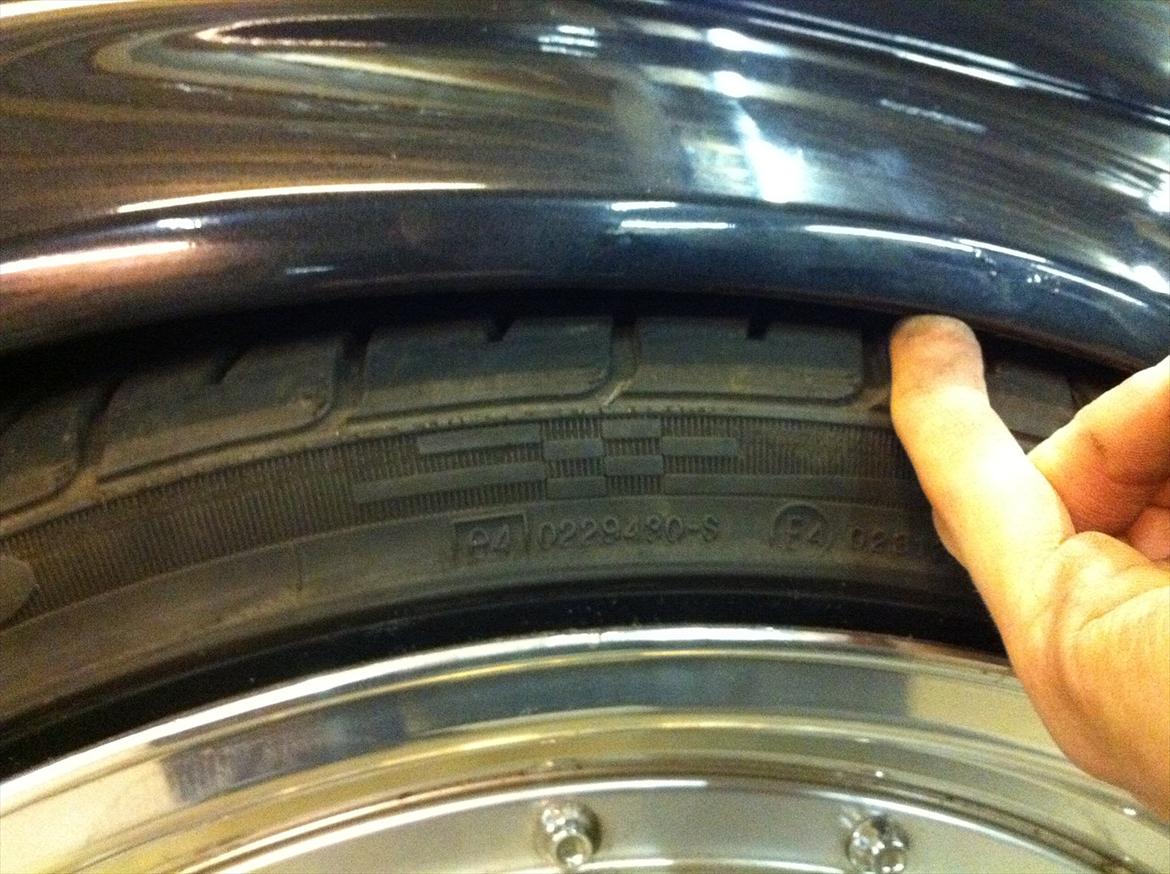 BMW E46 328i Individual - Der er ikke meget plads ;) 
Heldigvis er den ikke sådan til daglig. billede 11