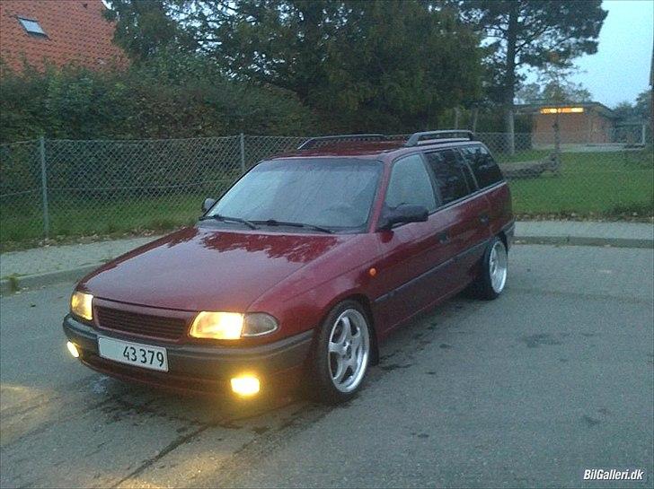 Opel Astra Caravan 1.8 16V billede 1