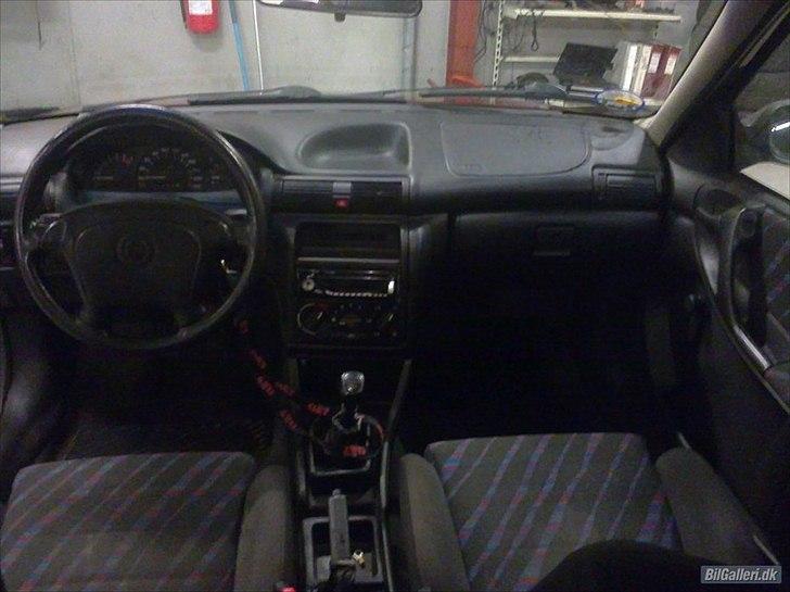 Opel Astra Caravan 1.8 16V - Kabinen - Altid pæn & støvsuget billede 6