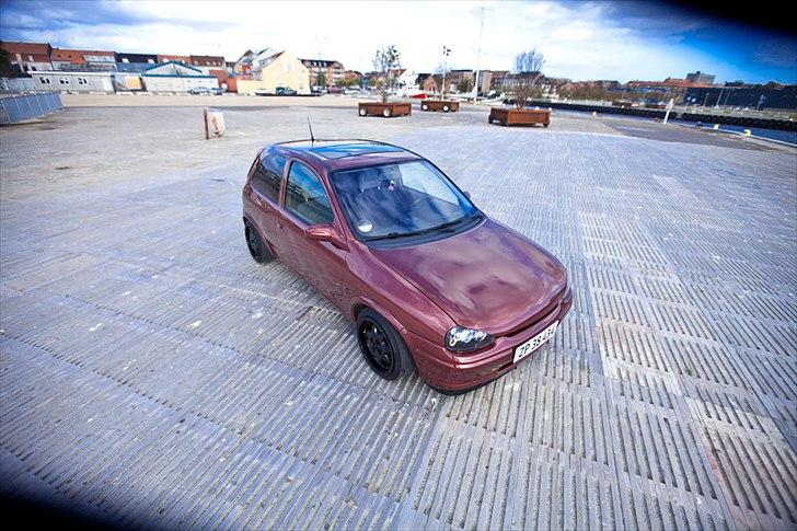 Opel Corsa B 'Cherry' - Fotograf: Enrique Christensen billede 8