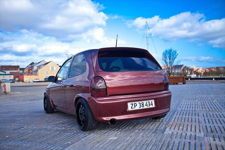 Opel Corsa B 'Cherry' - Fotograf: Enrique Christensen billede 9