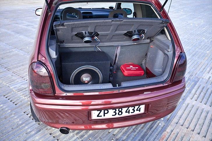 Opel Corsa B 'Cherry' - Fotograf: Enrique Christensen billede 14