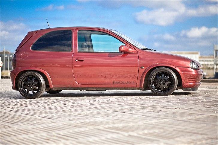 Opel Corsa B 'Cherry' - Fotograf: Enrique Christensen billede 7