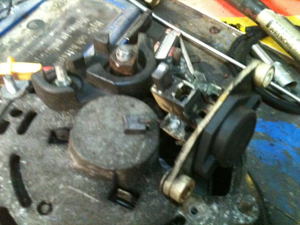 VW Golf 2 1,6 TD - 'olf - Der manglede pludselig et kul i generatoren, så den kunne ikke lade! billede 11