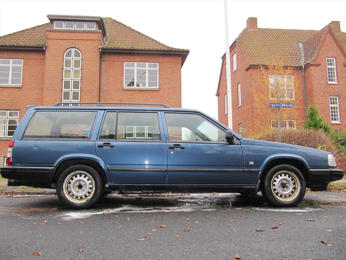 Volvo 940 turbo+ - før den blev sænket og med de kedelige stålfælge.. billede 3