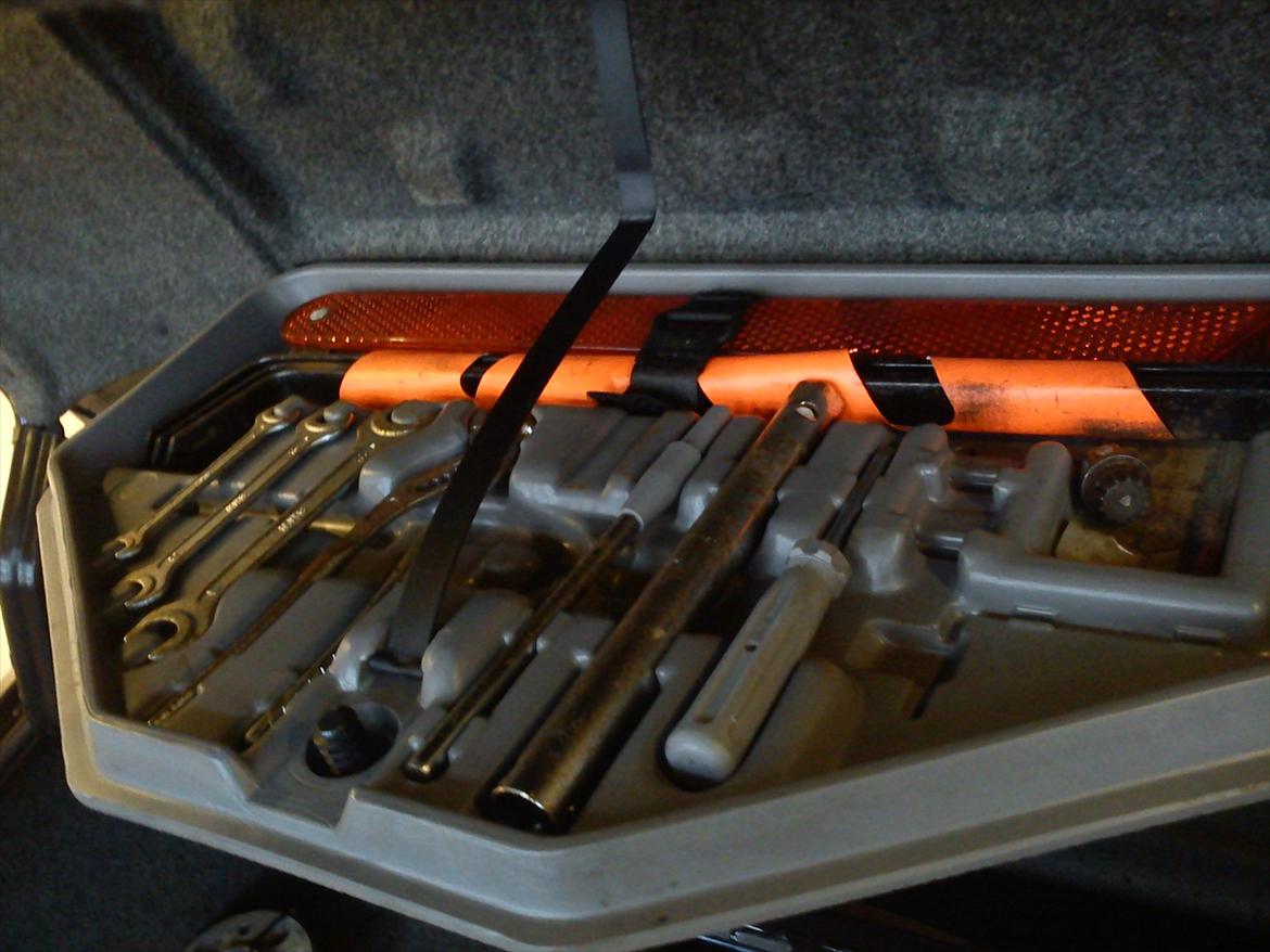 BMW E34 525i - Næsten komplet.. ved faktisk ikke hvad der mangler..???? billede 15