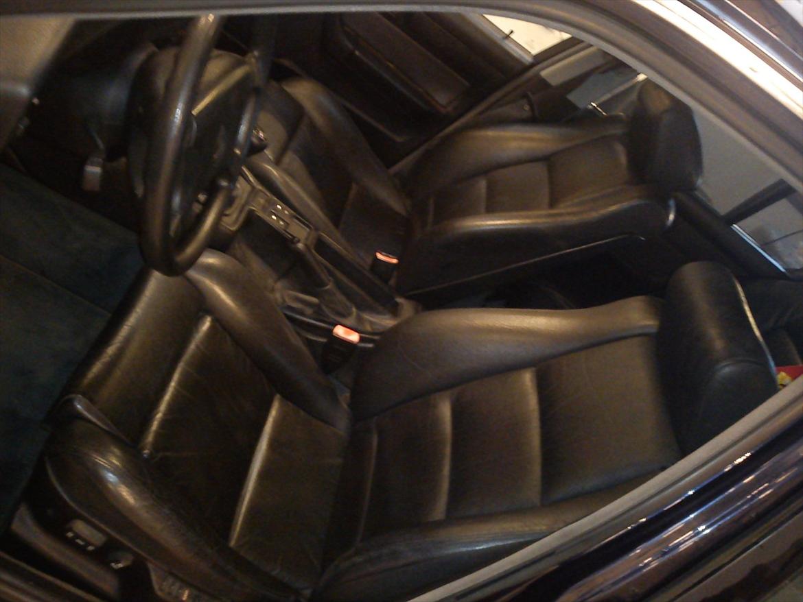 BMW E34 525i - trænger lige til lidt fedt så stråler den igen ;P billede 9