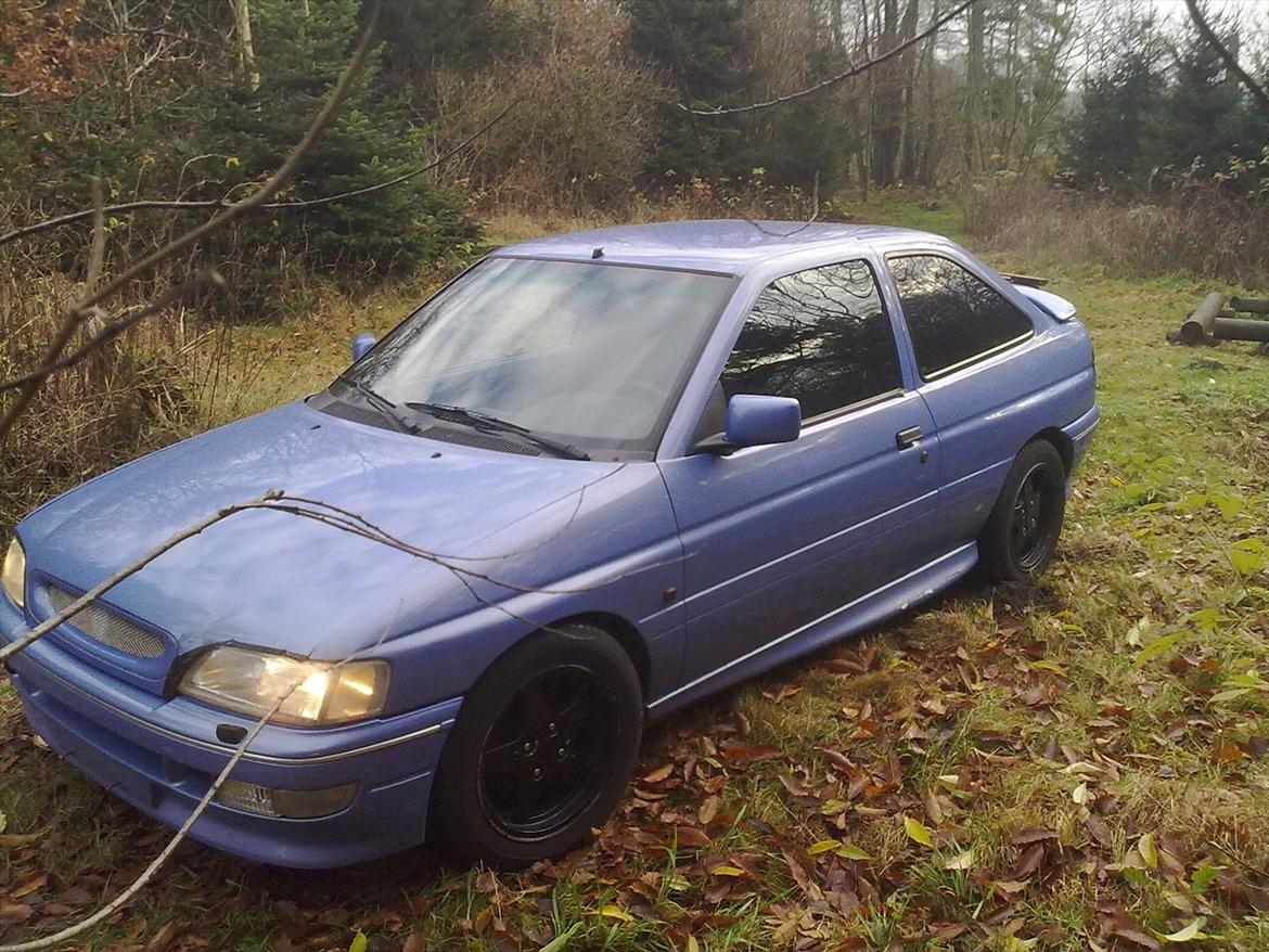 Ford Escort 1,6 16V (SOLGT) billede 3