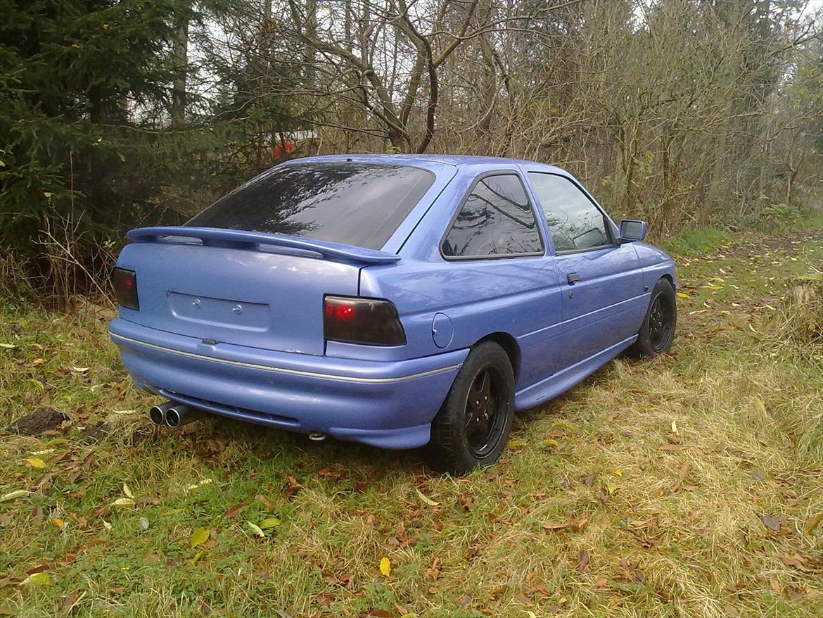 Ford Escort 1,6 16V (SOLGT) billede 5