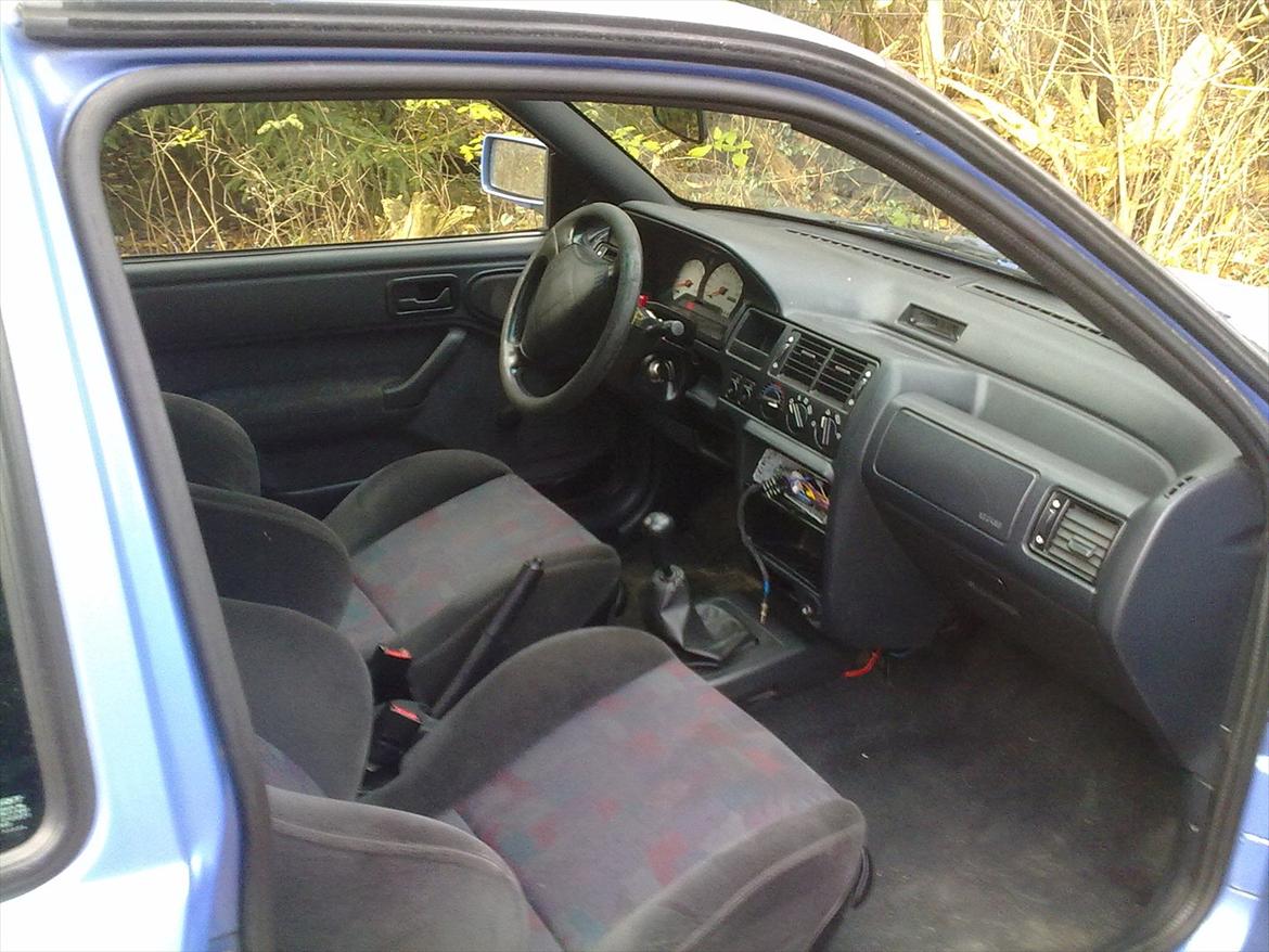 Ford Escort 1,6 16V (SOLGT) billede 6