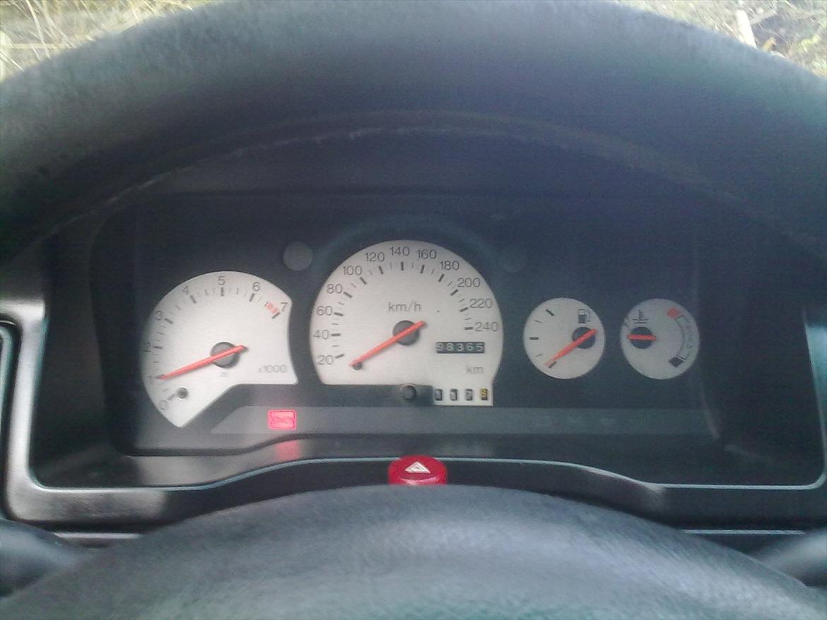 Ford Escort 1,6 16V (SOLGT) billede 9