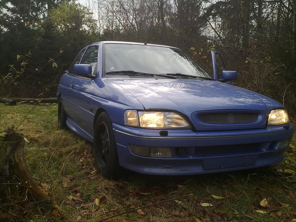 Ford Escort 1,6 16V (SOLGT) billede 13