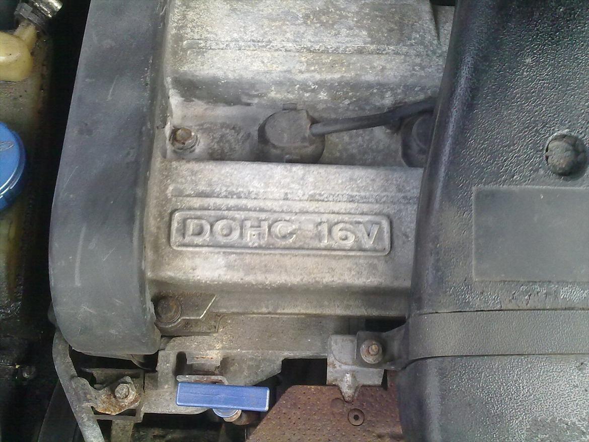 Ford Escort 1,6 16V (SOLGT) billede 15