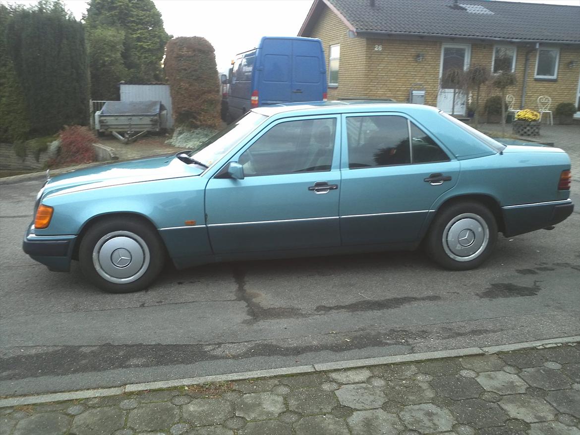 Mercedes Benz W124 300D (vinterbil) billede 4
