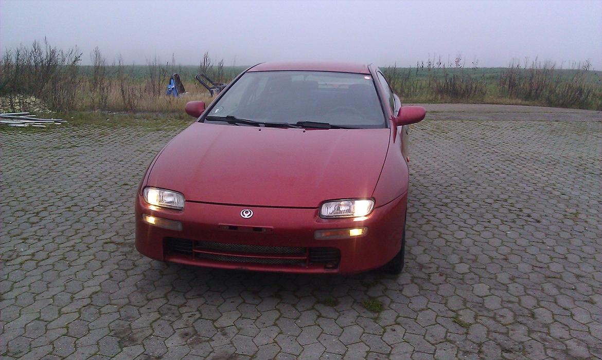 Mazda 323F BA GLX billede 8