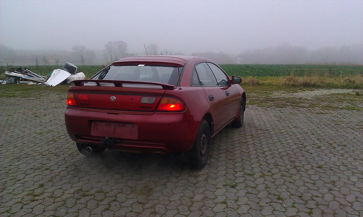 Mazda 323F BA GLX billede 9
