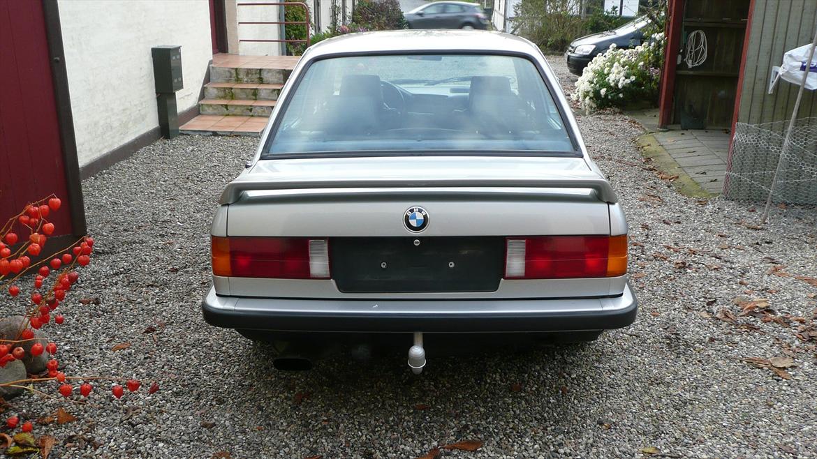 BMW E30 325i billede 8