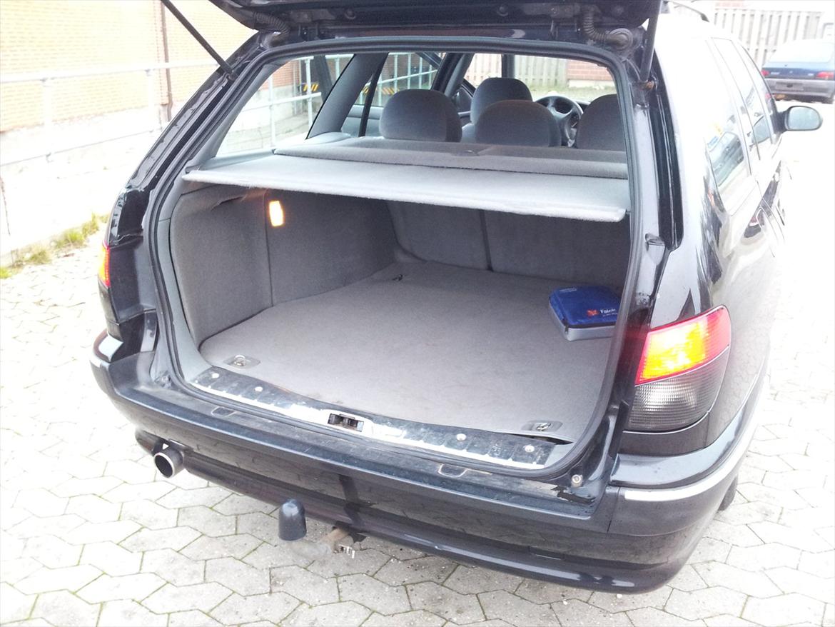Peugeot 406 2.0 - stc - Skønr, rummeligt bagagerum. billede 4