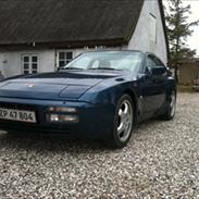 Porsche 944 