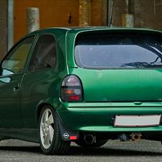 Opel Corsa B 16V