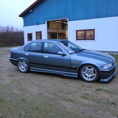 BMW e36 323i