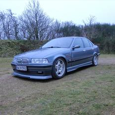 BMW e36 323i