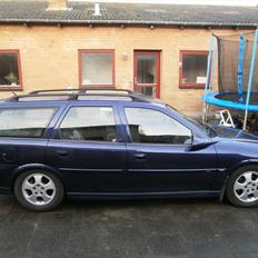 Opel Vectra B 2,0 16v st.car