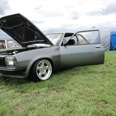 Opel ascona b