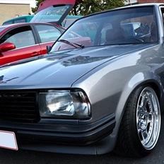 Opel ascona b