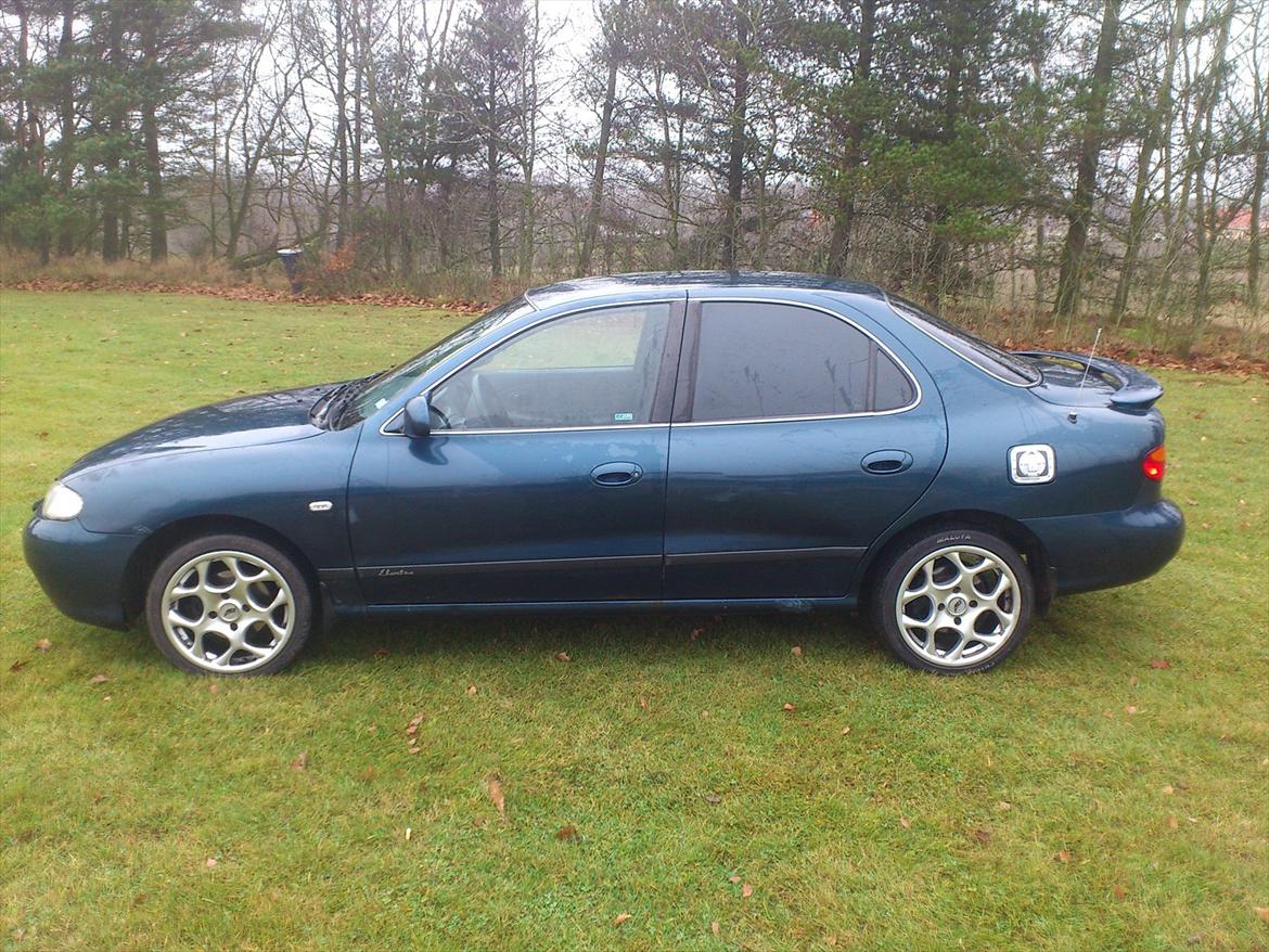 Hyundai Elantra 1,6 gls 4dørs billede 2