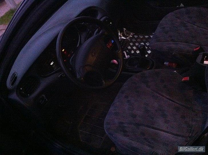 Hyundai Elantra 1,6 gls 4dørs billede 8