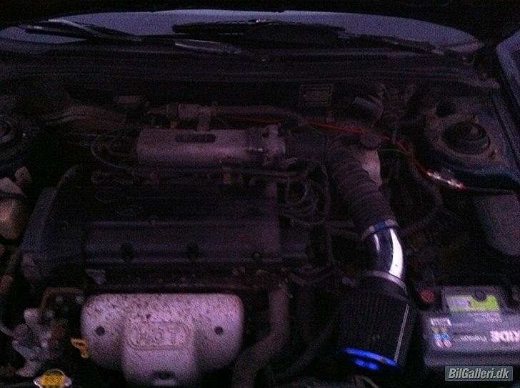 Hyundai Elantra 1,6 gls 4dørs billede 9