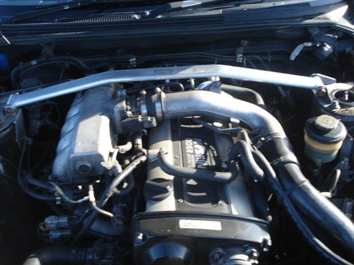 Nissan Skyline R33 GTS-T Born To Race SOLGT - gamle billeder af motoren billede 17