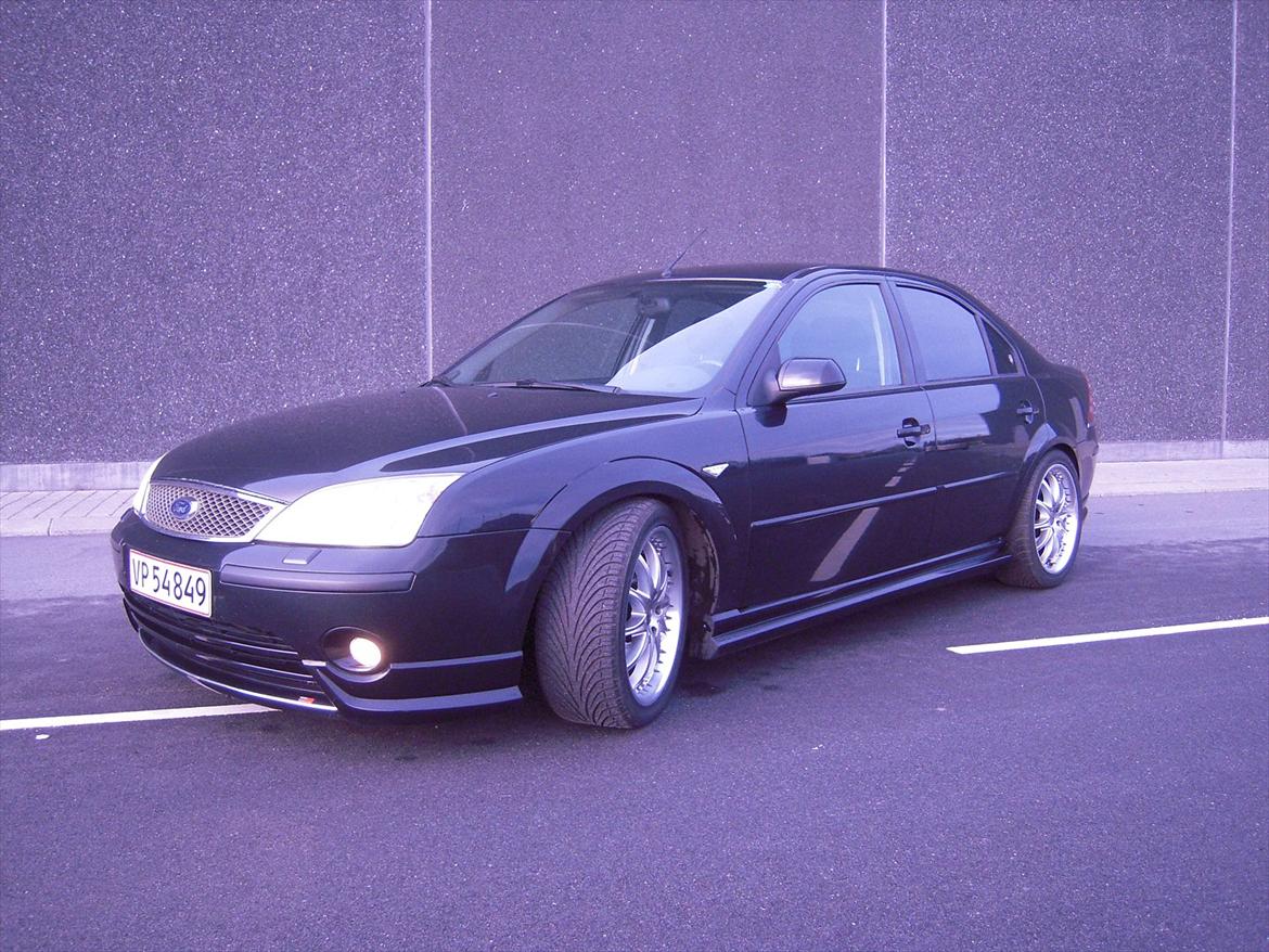 Ford Mondeo 1.8 Ghia billede 1