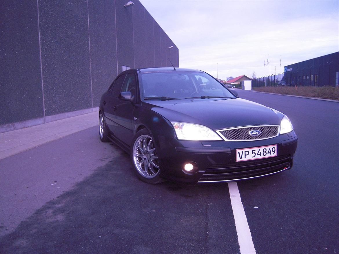 Ford Mondeo 1.8 Ghia billede 4