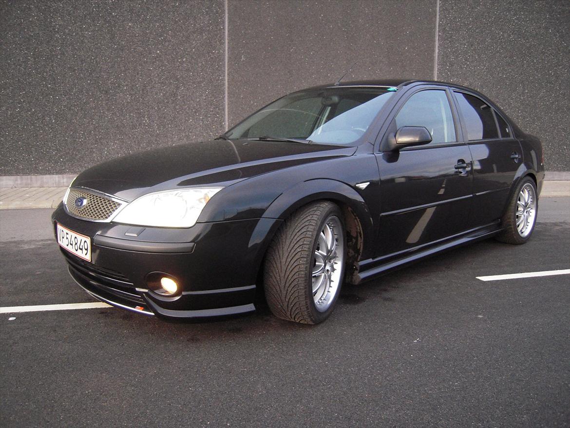 Ford Mondeo 1.8 Ghia billede 15